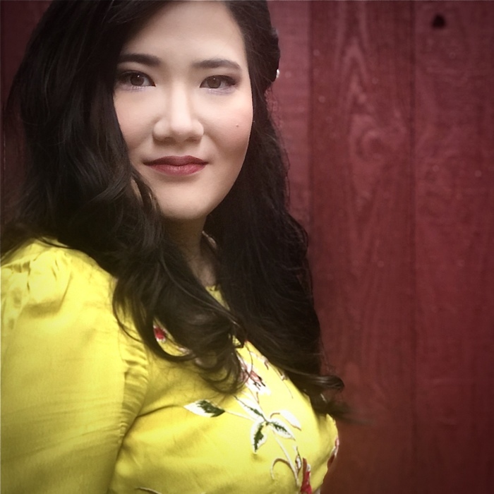 Arnée Flores author pic